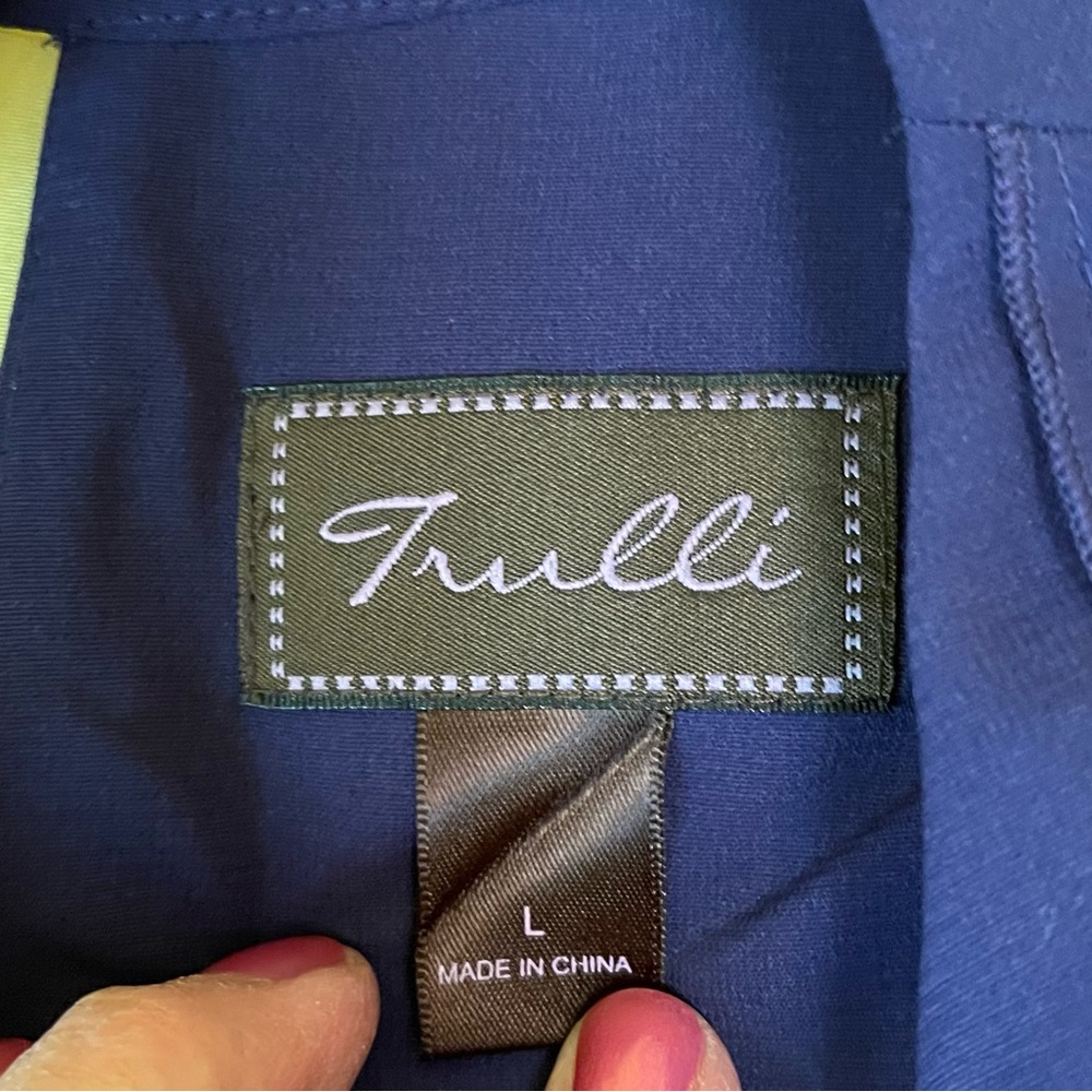 Trulli Ruffled Tank Keyhole Blouse - Picture 5 of 5
